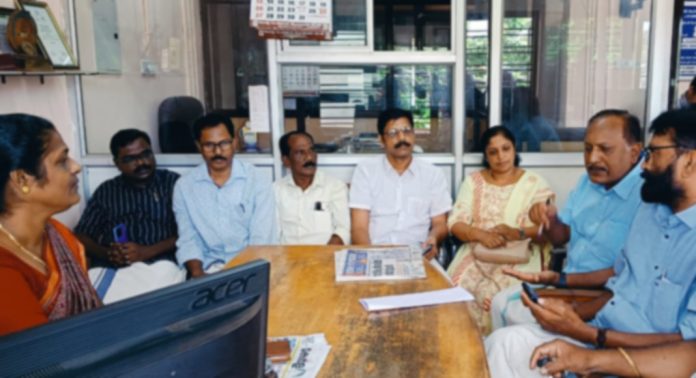 ഇട്ടിയപ്പാറ ബസ് സ്റ്റാൻഡ് നവീകരണം അട്ടിമറിക്കുന്നതിൽ പ്രതിഷേധിച്ച് സിപിഎം പഴവങ്ങാടി പഞ്ചായത്ത് പ്രസിഡൻ്റിനെ ഉപരോധിച്ചു ഇട്ടിയപ്പാറ ബസ് സ്റ്റാൻഡ് നവീകരണം അട്ടിമറിക്കുന്നതിൽ പ്രതിഷേധിച്ച് സിപിഎം പഴവങ്ങാടി പഞ്ചായത്ത് പ്രസിഡൻ്റിനെ ഉപരോധിച്ചു
