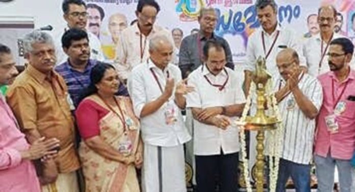 കേരള പ്രിന്റേഴ്സ് അസോസിയേഷൻ ജില്ലാ റൂബി ജൂബിലി സമ്മേളനം ഉദ്ഘാടനം ചെയ്തു കേരള പ്രിന്റേഴ്സ് അസോസിയേഷൻ ജില്ലാ റൂബി ജൂബിലി സമ്മേളനം ഉദ്ഘാടനം ചെയ്തു