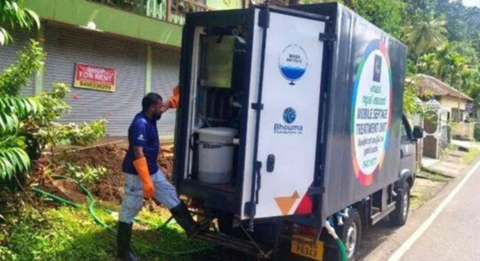 പറക്കോട് ബ്ലോക്ക് പഞ്ചായത്ത് അവതരിപ്പിച്ച മൊബൈൽ സെപ്റ്റേജ് ട്രീറ്റ്മെന്റ് യൂണിറ്റ് ശ്രദ്ധ നേടുന്നു പറക്കോട് ബ്ലോക്ക് പഞ്ചായത്ത് അവതരിപ്പിച്ച മൊബൈൽ സെപ്റ്റേജ് ട്രീറ്റ്മെന്റ് യൂണിറ്റ് ശ്രദ്ധ നേടുന്നു