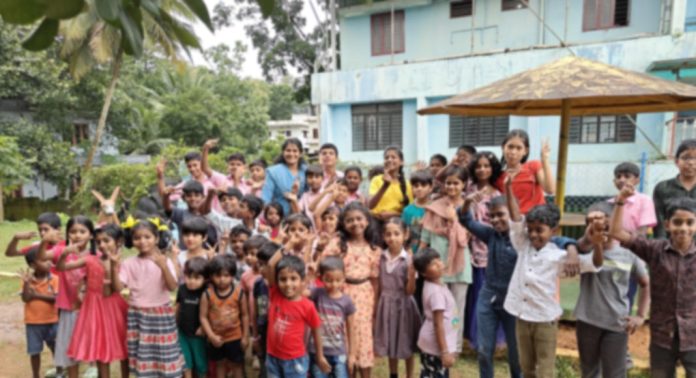 റാന്നി ഉപജില്ലയുടെ ശാസ്ത്ര താരകമായ അജിനി ടീച്ചർ ഇനി കോന്നി ഗവ. ഹയർ സെക്കൻ്ററി സ്കൂളിലേക്ക് റാന്നി ഉപജില്ലയുടെ ശാസ്ത്ര താരകമായ അജിനി ടീച്ചർ ഇനി കോന്നി ഗവ. ഹയർ സെക്കൻ്ററി സ്കൂളിലേക്ക്