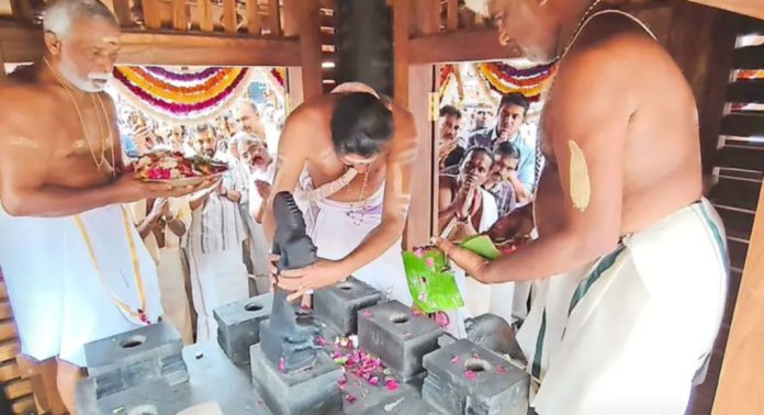 ശബരിമലയിലെ പുതിയ നവഗ്രഹ ശ്രീകോവിലിൽ നവഗ്രഹങ്ങളെ പ്രതിഷ്ഠിച്ചു ശബരിമലയിലെ പുതിയ നവഗ്രഹ ശ്രീകോവിലിൽ നവഗ്രഹങ്ങളെ പ്രതിഷ്ഠിച്ചു