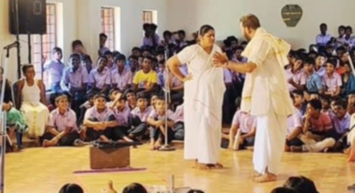 കുറിയന്നൂർ മാർത്തോമാ ഹൈസ്കൂളില് വൈക്കം മുഹമ്മദ് ബഷീറിന്റെ ‘പ്രേമലേഖനം’ എന്ന നാടകാവതരണം പുതുമ നിറഞ്ഞതായി കുറിയന്നൂർ മാർത്തോമാ ഹൈസ്കൂളില് വൈക്കം മുഹമ്മദ് ബഷീറിന്റെ ‘പ്രേമലേഖനം’ എന്ന നാടകാവതരണം പുതുമ നിറഞ്ഞതായി