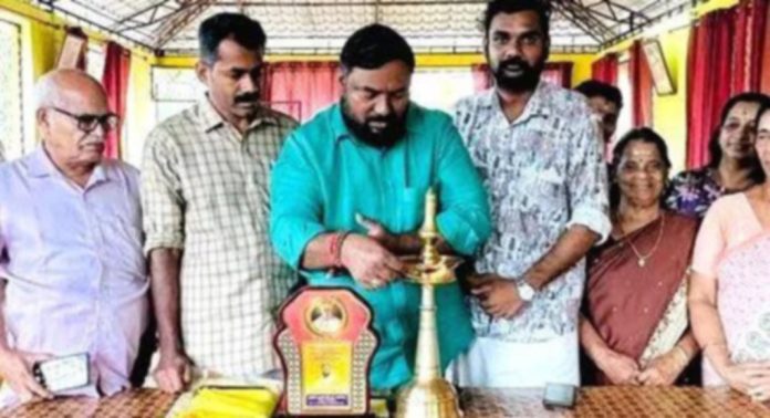 എസ്.എൻ.ഡി.പി യോഗത്തെ വൻപുരോഗതിയിലേക്ക് നയിച്ച കരുത്തുള്ള ജനനായകനാണ് വെള്ളാപ്പള്ളി നടേശന് ; അഡ്വ.സിനിൽ മുണ്ടപ്പള്ളി എസ്.എൻ.ഡി.പി യോഗത്തെ വൻപുരോഗതിയിലേക്ക് നയിച്ച കരുത്തുള്ള ജനനായകനാണ് വെള്ളാപ്പള്ളി നടേശന് ; അഡ്വ.സിനിൽ മുണ്ടപ്പള്ളി