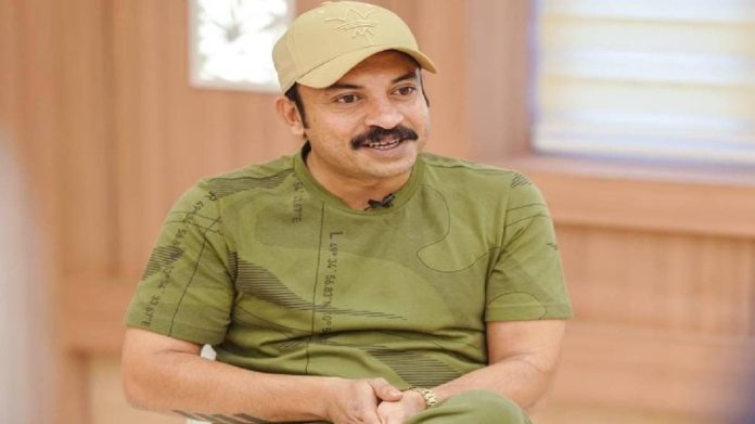 സാമ്പത്തിക തട്ടിപ്പ് കേസിൽ സൗബിൻ ഷാഹിർ മരട് പോലീസ് സ്റ്റേഷനിൽ ഇന്നും ഹാജരായി സാമ്പത്തിക തട്ടിപ്പ് കേസിൽ സൗബിൻ ഷാഹിർ മരട് പോലീസ് സ്റ്റേഷനിൽ ഇന്നും ഹാജരായി