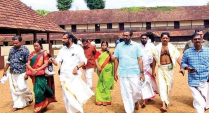 അമ്പലപ്പുഴ ശ്രീകൃഷ്ണസ്വാമീക്ഷേത്രത്തിൽ ദർശനത്തിനെത്തുന്ന ഭക്തർക്കായി അഞ്ചുകോടി ചെലവിൽ അമിനിറ്റി സെന്റർ വരുന്നു അമ്പലപ്പുഴ ശ്രീകൃഷ്ണസ്വാമീക്ഷേത്രത്തിൽ ദർശനത്തിനെത്തുന്ന ഭക്തർക്കായി അഞ്ചുകോടി ചെലവിൽ അമിനിറ്റി സെന്റർ വരുന്നു
