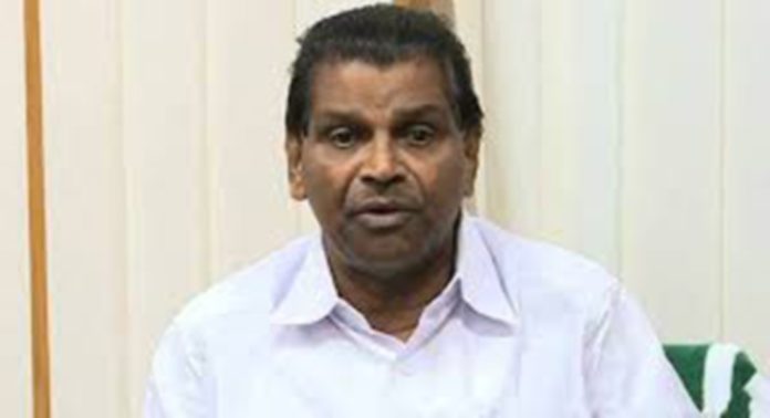 ബിന്ദുവിന്റെ മരണത്തിന്റെ പൂര്ണ്ണ ഉത്തരവാദിത്തം ആരോഗ്യമന്ത്രിക്ക്, മനഃസാക്ഷിയുണ്ടെങ്കില് മന്ത്രിസ്ഥാനത്ത് തുടരില്ല ; തിരുവഞ്ചൂര് രാധാകൃഷ്ണന് ബിന്ദുവിന്റെ മരണത്തിന്റെ പൂര്ണ്ണ ഉത്തരവാദിത്തം ആരോഗ്യമന്ത്രിക്ക്, മനഃസാക്ഷിയുണ്ടെങ്കില് മന്ത്രിസ്ഥാനത്ത് തുടരില്ല ; തിരുവഞ്ചൂര് രാധാകൃഷ്ണന്