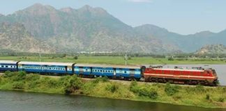 ഓണത്തിന് കേരളത്തിലേക്ക് നൂറ് ട്രെയിനുകള് അധികമായി സര്വീസ് നടത്തുമെന്ന് റെയില്വേ മന്ത്രി അശ്വിനി വൈഷ്ണവ്