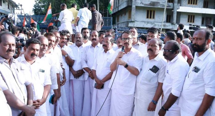 പത്തനംതിട്ടയിലെ സി.പി.എംക്കാർക്ക് വേണ്ടാത്ത വീണാ ജോർജ്ജിനെ കേരളത്തിനും വേണ്ട ; അഡ്വ. പഴകുളം മധു പത്തനംതിട്ടയിലെ സി.പി.എംക്കാർക്ക് വേണ്ടാത്ത വീണാ ജോർജ്ജിനെ കേരളത്തിനും വേണ്ട ; അഡ്വ. പഴകുളം മധു
