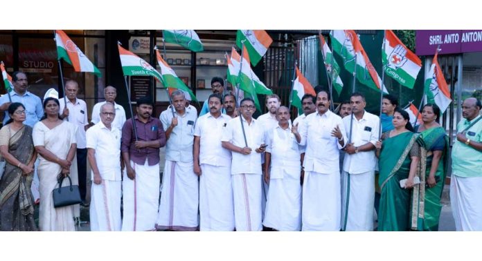 മന്ത്രി വീണാ ജോർജ്ജിന്റെ രാജിക്കായി മൈലപ്രായിൽ കോൺഗ്രസ് പ്രതിഷേധം മന്ത്രി വീണാ ജോർജ്ജിന്റെ രാജിക്കായി മൈലപ്രായിൽ കോൺഗ്രസ് പ്രതിഷേധം