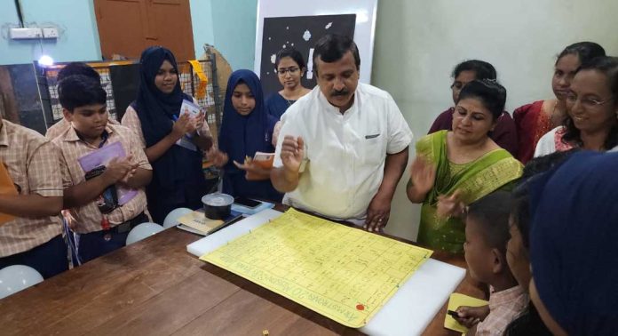 ഗെയിമിഫിക്കേഷൻ വഴി ചന്ദ്രനെ കൂടുതൽ പഠിച്ച് ജോർജിയൻ കുട്ടികൾ ഗെയിമിഫിക്കേഷൻ വഴി ചന്ദ്രനെ കൂടുതൽ പഠിച്ച് ജോർജിയൻ കുട്ടികൾ