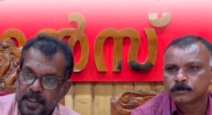 പീരുമേട് പരുന്തുംപാറ വിഷയം സങ്കീർണ്ണമാക്കുവാൻ കളക്ടറുടെ നേതൃത്വത്തിൽ ഗൂഢ നീക്കം ; പീരുമേട് പഞ്ചായത്ത് പ്രസിഡന്റ് ആർ ദിനേശൻ പീരുമേട് പരുന്തുംപാറ വിഷയം സങ്കീർണ്ണമാക്കുവാൻ കളക്ടറുടെ നേതൃത്വത്തിൽ ഗൂഢ നീക്കം ; പീരുമേട് പഞ്ചായത്ത് പ്രസിഡന്റ് ആർ ദിനേശൻ