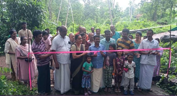 കോട്ടാങ്ങല് പഞ്ചായത്തിൽ നിർമ്മലപുരം-മേപ്രത്ത് പടി മുഴയമുട്ടം വന റോഡ് ഉദ്ഘാടനം ചെയ്തു കോട്ടാങ്ങല് പഞ്ചായത്തിൽ നിർമ്മലപുരം-മേപ്രത്ത് പടി മുഴയമുട്ടം വന റോഡ് ഉദ്ഘാടനം ചെയ്തു