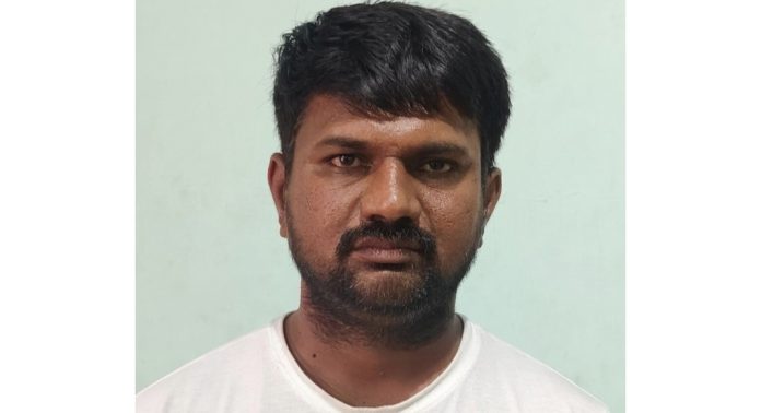 രേഖകളില്ലാതെ ട്രെയിനിൽ കടത്തിയ 31 ലക്ഷം രൂപയുമായി യുവാവ് പോലീസ് പിടിയിൽ രേഖകളില്ലാതെ ട്രെയിനിൽ കടത്തിയ 31 ലക്ഷം രൂപയുമായി യുവാവ് പോലീസ് പിടിയിൽ