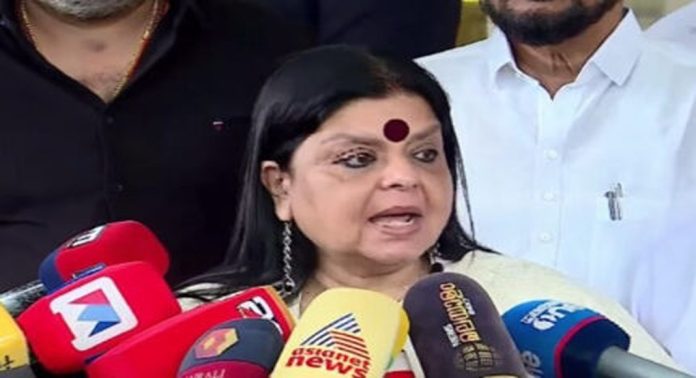 രാഹുല് എംഎല്എ സ്ഥാനം രാജിവെക്കേണ്ടതില്ലെന്ന് എഐസിസി ജനറല് സെക്രട്ടറി ദീപാ ദാസ് മുന്ഷി രാഹുല് എംഎല്എ സ്ഥാനം രാജിവെക്കേണ്ടതില്ലെന്ന് എഐസിസി ജനറല് സെക്രട്ടറി ദീപാ ദാസ് മുന്ഷി