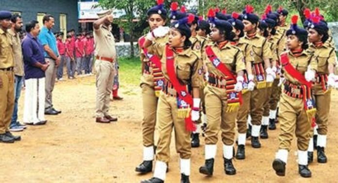 പുല്ലാട് ശ്രീ വിവേകാനന്ദ ഹൈസ്കൂൾ എസ്പിസി യൂണിറ്റിന്റെ നേതൃത്വത്തില് എസ്പിസി ദിനാചരണം നടന്നു പുല്ലാട് ശ്രീ വിവേകാനന്ദ ഹൈസ്കൂൾ എസ്പിസി യൂണിറ്റിന്റെ നേതൃത്വത്തില് എസ്പിസി ദിനാചരണം നടന്നു