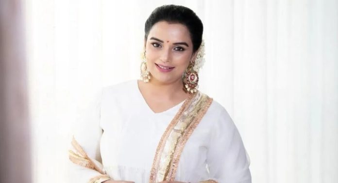 നിയമസഭ തെരഞ്ഞെടുപ്പില് തൃപ്പൂണിത്തുറ മണ്ഡലത്തില് എന്ഡിഎ സ്ഥാനാര്ത്ഥിയായി മത്സരിക്കാന് ശ്വേത മേനോനെ പരിഗണിക്കുന്നു നിയമസഭ തെരഞ്ഞെടുപ്പില് തൃപ്പൂണിത്തുറ മണ്ഡലത്തില് എന്ഡിഎ സ്ഥാനാര്ത്ഥിയായി മത്സരിക്കാന് ശ്വേത മേനോനെ പരിഗണിക്കുന്നു
