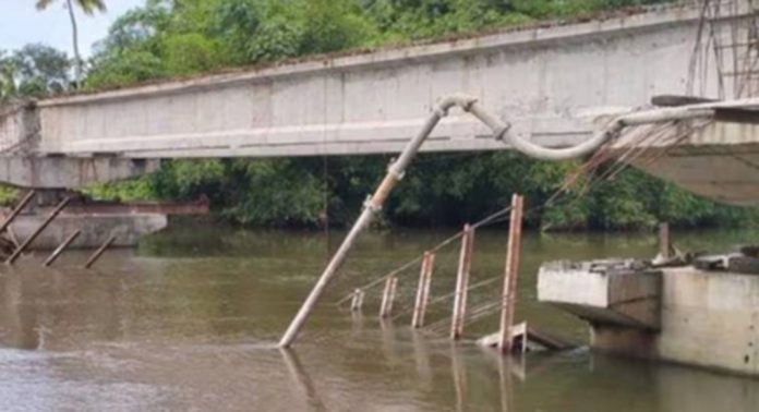 ആലപ്പുഴയിലെ പാലം നിർമാണത്തിനിടെ ഉണ്ടായ അപകടം ; കരാറുകാരനെ കരിമ്പട്ടികയില്പ്പെടുത്താന് നിര്ദേശം ആലപ്പുഴയിലെ പാലം നിർമാണത്തിനിടെ ഉണ്ടായ അപകടം ; കരാറുകാരനെ കരിമ്പട്ടികയില്പ്പെടുത്താന് നിര്ദേശം