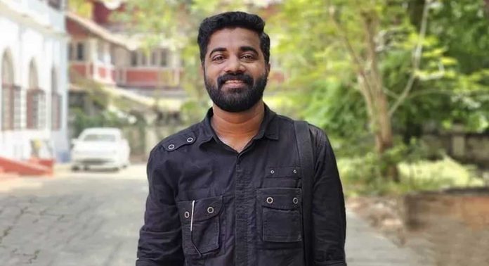 പി എം ആർഷോയുടെ അനർഹമായ പിജി പ്രവേശനവുമായി ബന്ധപ്പെട്ട് നടപടി നേരിട്ട സംഭവത്തിൽ മറുപടിയുമായി മഹാരാജാസ് കോളേജ് മുൻ പ്രിൻസിപ്പൽ പി എം ആർഷോയുടെ അനർഹമായ പിജി പ്രവേശനവുമായി ബന്ധപ്പെട്ട് നടപടി നേരിട്ട സംഭവത്തിൽ മറുപടിയുമായി മഹാരാജാസ് കോളേജ് മുൻ പ്രിൻസിപ്പൽ
