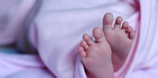 തീപിടിച്ച ഫാന് പൊട്ടിവീണു ; അഞ്ച് മാസം പ്രായമുള്ള കുഞ്ഞിന് ദാരുണാന്ത്യം