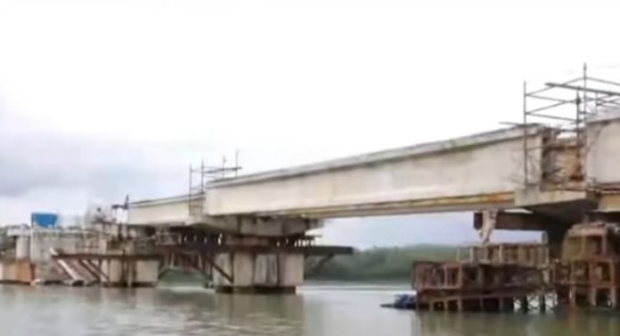 കൊയിലാണ്ടി തോരായികടവ് പാലം തകര്ന്നതില് കെ ആർ എഫ് ബിക്കെതിരെ ആരോപണവുമായി കിഫ്ബി കൊയിലാണ്ടി തോരായികടവ് പാലം തകര്ന്നതില് കെ ആർ എഫ് ബിക്കെതിരെ ആരോപണവുമായി കിഫ്ബി