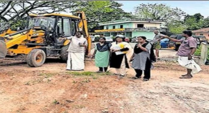 പന്തളം പുതിയ ബസ് സ്റ്റാൻഡ് നിർമാണം മാസങ്ങൾക്ക് ശേഷം പുനരാരംഭിച്ചു പന്തളം പുതിയ ബസ് സ്റ്റാൻഡ് നിർമാണം മാസങ്ങൾക്ക് ശേഷം പുനരാരംഭിച്ചു