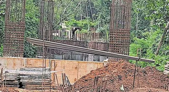 ചിറയ്ക്കപ്പാറക്കടവ് പാലത്തിന്റെ നിർമാണം പുരോഗമിക്കുന്നു ചിറയ്ക്കപ്പാറക്കടവ് പാലത്തിന്റെ നിർമാണം പുരോഗമിക്കുന്നു