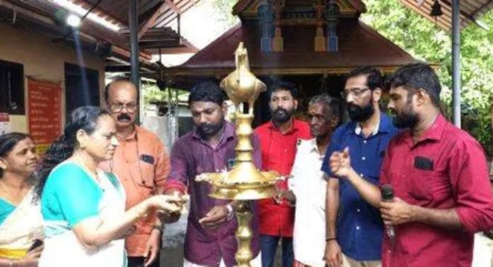 സനാതന ഫൗണ്ടേഷനും അമരാവതി മഹാലക്ഷ്മി ക്ഷേത്രവും ചേർന്ന് സംഘടിപ്പിച്ച ഔഷധക്കഞ്ഞി വിതരണം ആരംഭിച്ചു സനാതന ഫൗണ്ടേഷനും അമരാവതി മഹാലക്ഷ്മി ക്ഷേത്രവും ചേർന്ന് സംഘടിപ്പിച്ച ഔഷധക്കഞ്ഞി വിതരണം ആരംഭിച്ചു