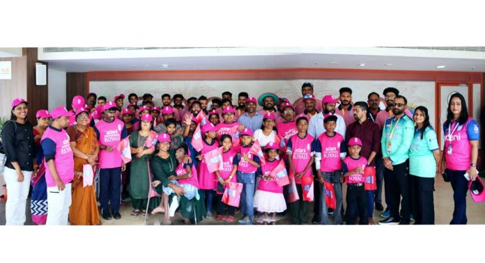 അദാനി ട്രിവാന്ഡ്രം റോയല്സിന്റെ മത്സരം കാണാന് സാന്സ്വിതയിലെ കുട്ടികളും അദാനി ട്രിവാന്ഡ്രം റോയല്സിന്റെ മത്സരം കാണാന് സാന്സ്വിതയിലെ കുട്ടികളും