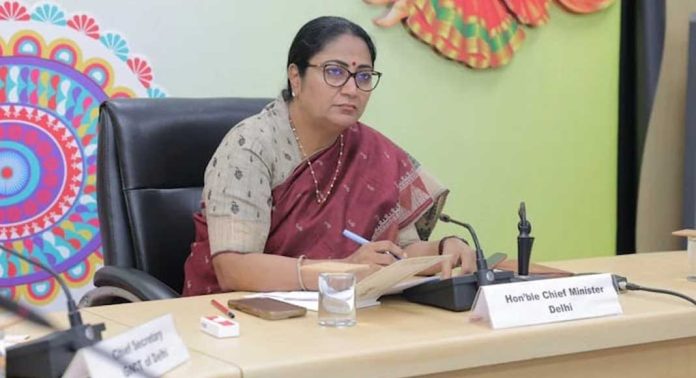 ഡൽഹി മുഖ്യമന്ത്രി രേഖ ഗുപ്തക്ക് നേരെ ആക്രമണം ഡൽഹി മുഖ്യമന്ത്രി രേഖ ഗുപ്തക്ക് നേരെ ആക്രമണം