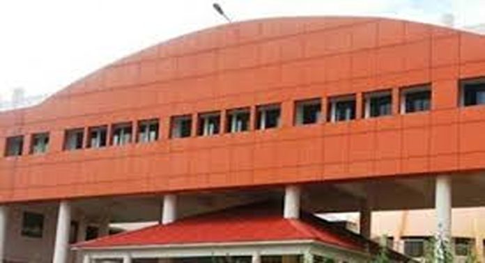 സാങ്കേതിക സർവകലാശാലയിൽ ഈ വർഷത്തേയ്ക്ക് ഇയർ ഔട്ട് രീതി മാറ്റി വൈസ് ചാൻസലറുടെ ഉത്തരവ് സാങ്കേതിക സർവകലാശാലയിൽ ഈ വർഷത്തേയ്ക്ക് ഇയർ ഔട്ട് രീതി മാറ്റി വൈസ് ചാൻസലറുടെ ഉത്തരവ്