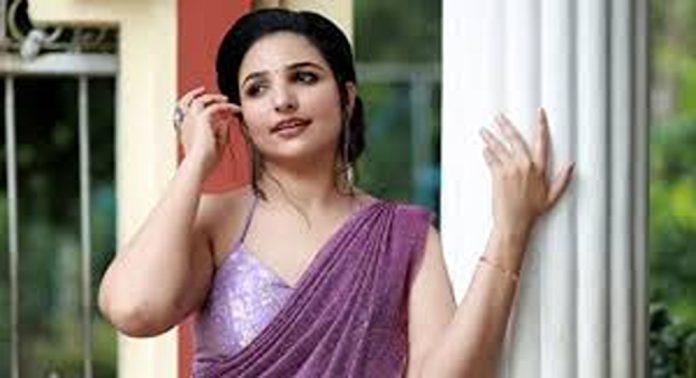 യുവ രാഷ്ട്രീയ നേതാവിനെതിരെ വെളിപ്പെടുത്തലുമായി നടി റിനി ജോര്ജ് യുവ രാഷ്ട്രീയ നേതാവിനെതിരെ വെളിപ്പെടുത്തലുമായി നടി റിനി ജോര്ജ്