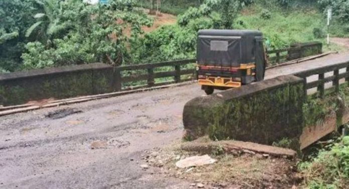 ഏഴംകുളം പ്ലാന്റേഷൻ ബുക്ക് പാലം അപകടാവസ്ഥയിലെന്ന് പൊതുമരാമത്ത് വകുപ്പ് ; ആശങ്കയില് ജനങ്ങള് ഏഴംകുളം പ്ലാന്റേഷൻ ബുക്ക് പാലം അപകടാവസ്ഥയിലെന്ന് പൊതുമരാമത്ത് വകുപ്പ് ; ആശങ്കയില് ജനങ്ങള്