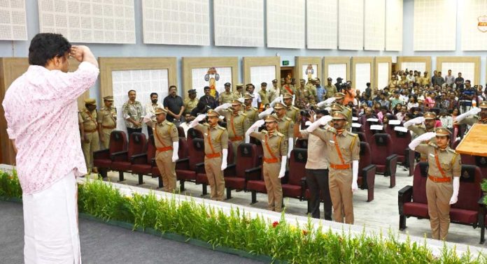 മോട്ടോർ വാഹന വകുപ്പിൽ അച്ചടക്കമുള്ള സേന ; എഎംവിഐമാർക്ക് സമഗ്ര പരിശീലനം നൽകി : മന്ത്രി കെ. ബി. ഗണേഷ് കുമാർ മോട്ടോർ വാഹന വകുപ്പിൽ അച്ചടക്കമുള്ള സേന ; എഎംവിഐമാർക്ക് സമഗ്ര പരിശീലനം നൽകി : മന്ത്രി കെ. ബി. ഗണേഷ് കുമാർ