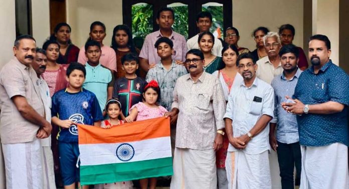 ജവഹർ ബാൽ മഞ്ച് ഇലന്തൂർ മണ്ഡലം കമ്മറ്റിയുടെ കൊടി പാറട്ടെ പരിപാടിയുടെ ഉത്ഘാടനം നടത്തി ജവഹർ ബാൽ മഞ്ച് ഇലന്തൂർ മണ്ഡലം കമ്മറ്റിയുടെ കൊടി പാറട്ടെ പരിപാടിയുടെ ഉത്ഘാടനം നടത്തി
