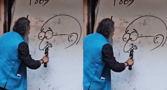 ജില്ലാകോടതിയിൽ ‘സ്വാതന്ത്ര്യസ്മൃതി വരയരങ്ങ്’ സംഘടിപ്പിച്ചു ജില്ലാകോടതിയിൽ ‘സ്വാതന്ത്ര്യസ്മൃതി വരയരങ്ങ്’ സംഘടിപ്പിച്ചു