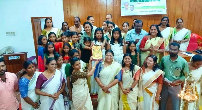 വൈക്കം നഗരസഭ കൃഷിഭവൻ ഏർപ്പെടുത്തിയ ‘കൃഷിമുകുളം’ അവാർഡ് വൈക്കം ടൗൺ ഗവൺമെന്റ് എൽ പി എസ് ന് വൈക്കം നഗരസഭ കൃഷിഭവൻ ഏർപ്പെടുത്തിയ ‘കൃഷിമുകുളം’ അവാർഡ് വൈക്കം ടൗൺ ഗവൺമെന്റ് എൽ പി എസ് ന്