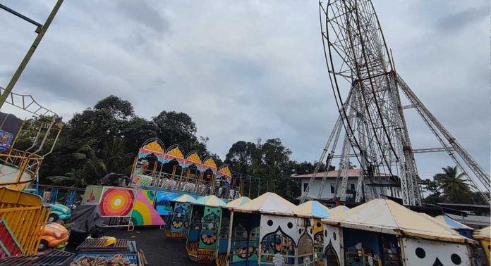 കോന്നി കരിയാട്ടം : അടിച്ചുപൊളിക്കാൻ അമ്യൂസ്മെന്റ് പാർക്ക് കോന്നി കരിയാട്ടം : അടിച്ചുപൊളിക്കാൻ അമ്യൂസ്മെന്റ് പാർക്ക്