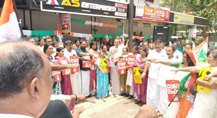 മഹിളാ സാഹസ് കേരളായാത്ര നാരങ്ങാനം മണ്ഡലത്തിൽ ; ജില്ലാ പ്രസിഡന്റ് ലഹരിക്കെതിരെ പ്രതിജ്ഞ ചൊല്ലിക്കൊടുത്തു മഹിളാ സാഹസ് കേരളായാത്ര നാരങ്ങാനം മണ്ഡലത്തിൽ ; ജില്ലാ പ്രസിഡന്റ് ലഹരിക്കെതിരെ പ്രതിജ്ഞ ചൊല്ലിക്കൊടുത്തു