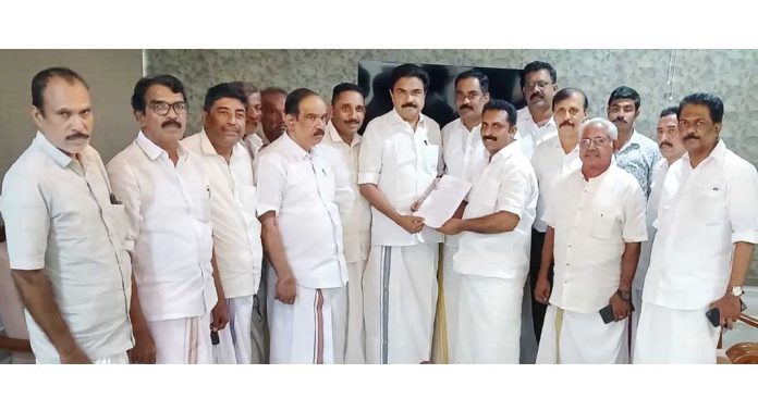 കെ. ടി. യു. സി. (എം ) ജില്ലാ കമ്മിറ്റിയുടെ നേതൃത്വത്തിൽ ജോസ് കെ മാണി എംപിക്ക് നിവേദനം നൽകി കെ. ടി. യു. സി. (എം ) ജില്ലാ കമ്മിറ്റിയുടെ നേതൃത്വത്തിൽ ജോസ് കെ മാണി എംപിക്ക് നിവേദനം നൽകി