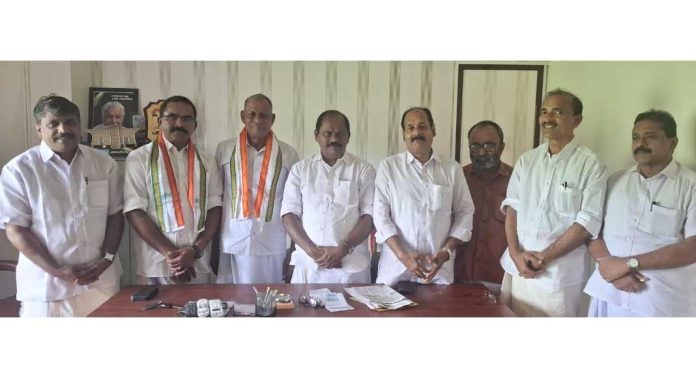 കേരളാ കോൺഗ്രസിൽ നിന്നും രാജിവെച്ച് കോൺഗ്രസിൽ അംഗത്വം സ്വീകരിച്ച നേതാക്കൾക്ക് ഡി.സി.സിയിൽ സ്വീകരണം നല്കി കേരളാ കോൺഗ്രസിൽ നിന്നും രാജിവെച്ച് കോൺഗ്രസിൽ അംഗത്വം സ്വീകരിച്ച നേതാക്കൾക്ക് ഡി.സി.സിയിൽ സ്വീകരണം നല്കി