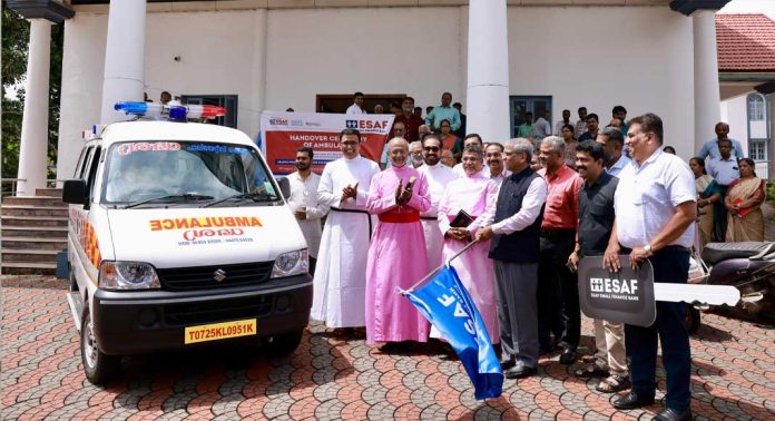 ഈസാഫ് ബാങ്ക് അംബുലൻസ് നൽകി ഈസാഫ് ബാങ്ക് അംബുലൻസ് നൽകി