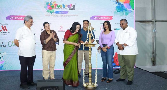 അമ്പ്രെല്ല പെയിന്റിംഗ് മത്സരം സംഘടിപ്പിച്ചു അമ്പ്രെല്ല പെയിന്റിംഗ് മത്സരം സംഘടിപ്പിച്ചു