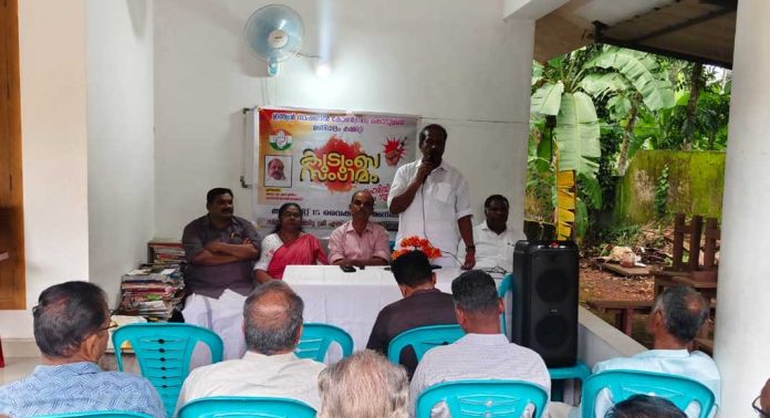 കോൺഗ്രസ് കൊടുമൺ മണ്ഡലം കമ്മറ്റിയുടെ നേതൃത്വത്തിൽ ‘ലഹരിയിൽ നിന്ന് സ്വാതന്ത്ര്യം’ എന്ന ക്യാമ്പയിന് തുടക്കമായി കോൺഗ്രസ് കൊടുമൺ മണ്ഡലം കമ്മറ്റിയുടെ നേതൃത്വത്തിൽ ‘ലഹരിയിൽ നിന്ന് സ്വാതന്ത്ര്യം’ എന്ന ക്യാമ്പയിന് തുടക്കമായി