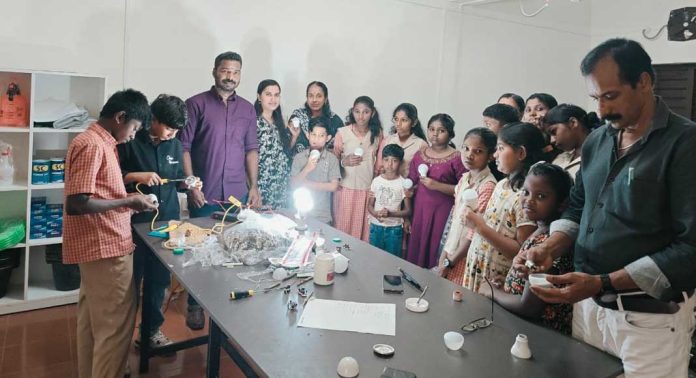 ഊർജസംരക്ഷണത്തിന്റെയും വൈദ്യുതി സുരക്ഷയുടെയും ബാലപാഠങ്ങൾ കുട്ടികളുമായി പങ്കുവെച്ച് റാന്നി ബി. ആർ.സി ഊർജസംരക്ഷണത്തിന്റെയും വൈദ്യുതി സുരക്ഷയുടെയും ബാലപാഠങ്ങൾ കുട്ടികളുമായി പങ്കുവെച്ച് റാന്നി ബി. ആർ.സി