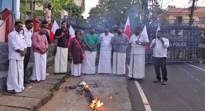 സ്ത്രീത്വത്തെ അപമാനിച്ച രാഹുൽ മാങ്കൂട്ടത്തിൽ എംഎൽഎ സ്ഥാനം രാജിവെക്കണം ; കേരള യൂത്ത് ഫ്രണ്ട് (എം) പത്തനംതിട്ട ജില്ലാ കമ്മിറ്റി സ്ത്രീത്വത്തെ അപമാനിച്ച രാഹുൽ മാങ്കൂട്ടത്തിൽ എംഎൽഎ സ്ഥാനം രാജിവെക്കണം ; കേരള യൂത്ത് ഫ്രണ്ട് (എം) പത്തനംതിട്ട ജില്ലാ കമ്മിറ്റി