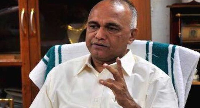 സിപിഎമ്മിലെ കത്ത് ചോർച്ച വിവാദം മാധ്യമസൃഷ്ടിയെന്ന് എളമരം കരീം സിപിഎമ്മിലെ കത്ത് ചോർച്ച വിവാദം മാധ്യമസൃഷ്ടിയെന്ന് എളമരം കരീം