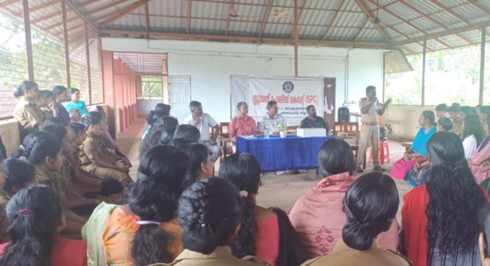 എസ് പി സി പദ്ധതിയുടെ പതിനഞ്ചാം വാർഷിക ദിനാഘോഷം നടത്തി തോട്ടക്കോണം എസ് പി സി യൂണിറ്റ് എസ് പി സി പദ്ധതിയുടെ പതിനഞ്ചാം വാർഷിക ദിനാഘോഷം നടത്തി തോട്ടക്കോണം എസ് പി സി യൂണിറ്റ്