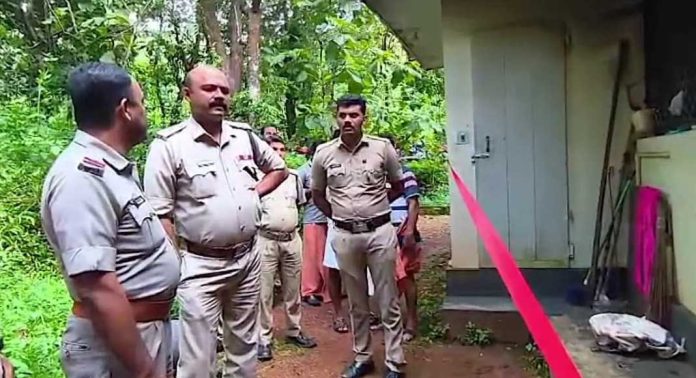 നടുക്കം മാറാതെ കുറ്റ്യാട്ടൂർ ; ജിജേഷ് എത്തിയത് വീടിന്റെ മുൻവശത്തുകൂടെ ; സംസാരത്തിനിടെ അപ്രതീക്ഷിത നീക്കം നടുക്കം മാറാതെ കുറ്റ്യാട്ടൂർ ; ജിജേഷ് എത്തിയത് വീടിന്റെ മുൻവശത്തുകൂടെ ; സംസാരത്തിനിടെ അപ്രതീക്ഷിത നീക്കം