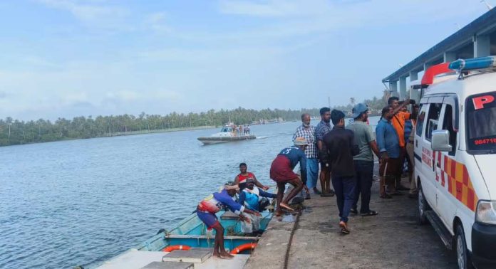 മീൻ പിടിക്കാൻ പോയപ്പോൾ കടലിൽ വെച്ച് ദേഹാസ്വാസ്ഥ്യം ; മത്സ്യത്തൊഴിലാളിക്ക് രക്ഷകരായി റെസ്ക്യൂ സേന മീൻ പിടിക്കാൻ പോയപ്പോൾ കടലിൽ വെച്ച് ദേഹാസ്വാസ്ഥ്യം ; മത്സ്യത്തൊഴിലാളിക്ക് രക്ഷകരായി റെസ്ക്യൂ സേന