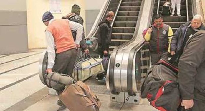 ഇനി എയര്പോര്ട്ടില് മാത്രമല്ല റെയില്വേ സ്റ്റേഷനിലും ലഗേജുകള്ക്ക് നിയന്ത്രണം ഇനി എയര്പോര്ട്ടില് മാത്രമല്ല റെയില്വേ സ്റ്റേഷനിലും ലഗേജുകള്ക്ക് നിയന്ത്രണം